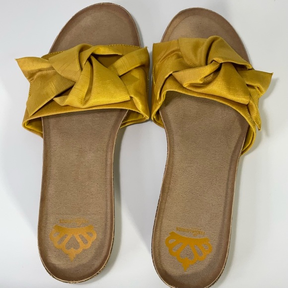 Fergalicious Moshi Sunflower Sandals Yellow Knotted Upper Cushion Insole Sz 8M - Picture 2 of 16